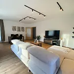 Family-friendly With Garden&parking Auch Für Monteure Geeignet Und Große Gruppen Apartamento *