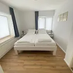 Family-friendly With Garden&parking Auch Für Monteure Geeignet Und Große Gruppen Apartamento
