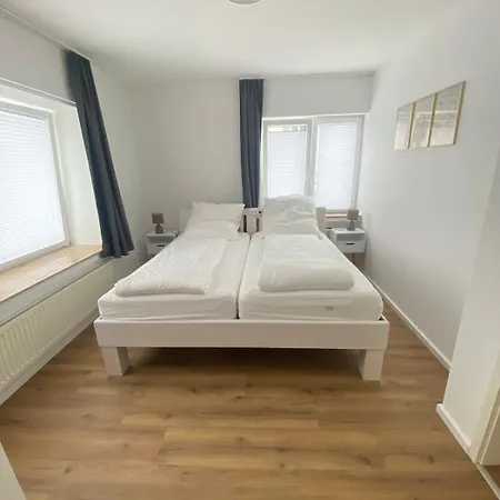 Family-friendly With Garden & Parking Auch Fuer Monteure Geeignet Und Grosse Gruppen Apartmán