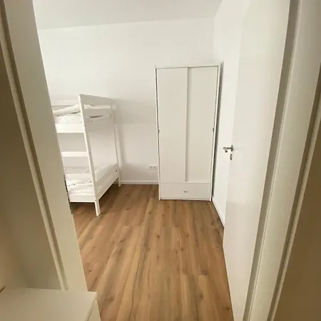 Family-friendly With Garden & Parking Auch Fuer Monteure Geeignet Und Grosse Gruppen Apartmán Oldenburg