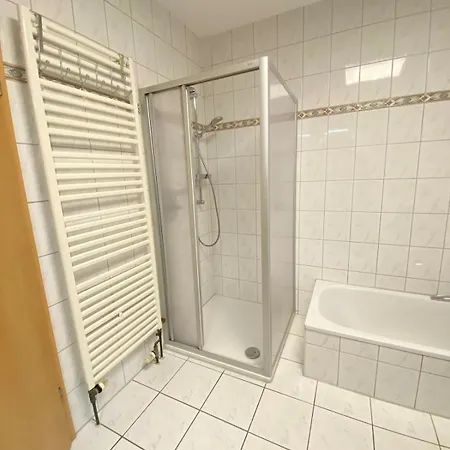 Family-friendly With Garden & Parking Auch Fuer Monteure Geeignet Und Grosse Gruppen Apartmán